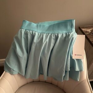 New with tags lulu lemon skirt
